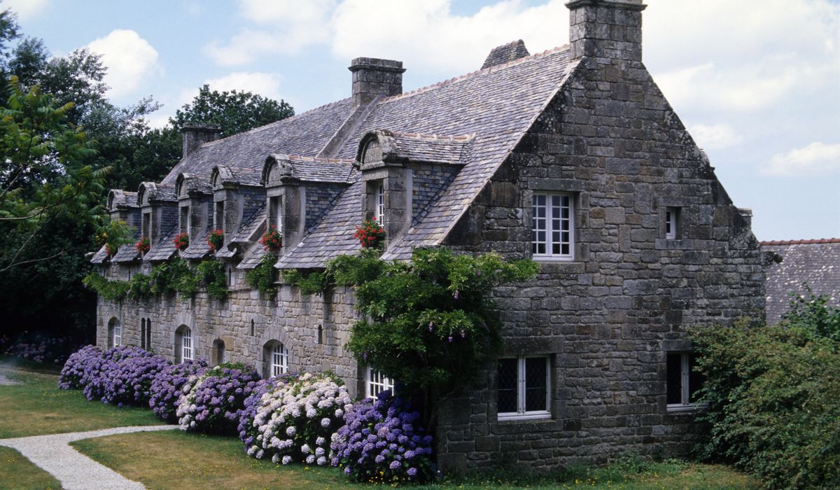 Storing Food Well in a Small Cottage Kitchen